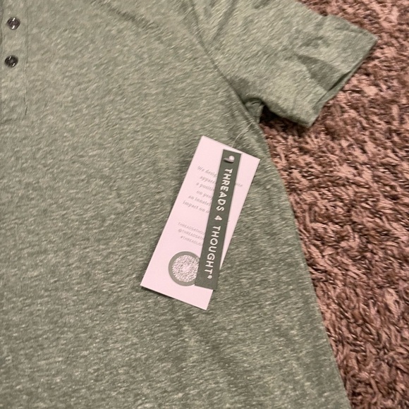 Threads for Thoughts NWT green Henley short sleeve shirt - Picture 3 of 8